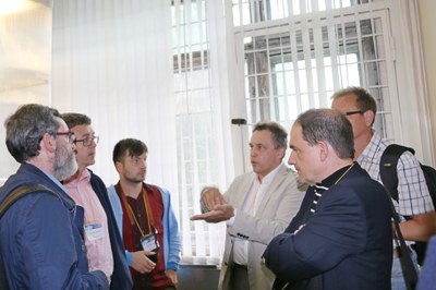 Экскурсия в Институт физики. 16 августа 2016 г.