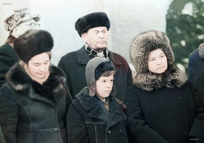 Семья Леонида Васильевича на открытии памятника