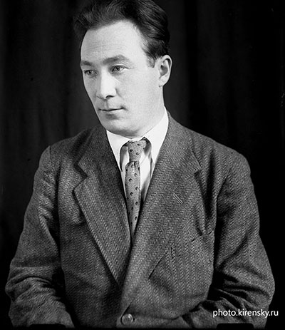 Академик Л.В. Киренский, организатор и первый директор Института физики Сибирского отделения Академии наук СССР (ИФ СО АН СССР), в первые годы работы в Красноярском государственном пединституте, снимок 1942 года.