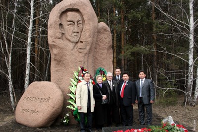 У могилы академика Л.В. Киренского У могилы академика Л.В. Киренского