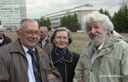 У памятника Л.В. Киренскому